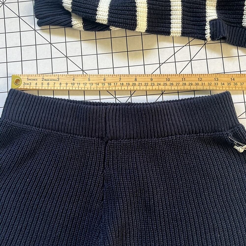 Knit 2 Piece Short Set Navy and White Sz L - Picture 5 of 6